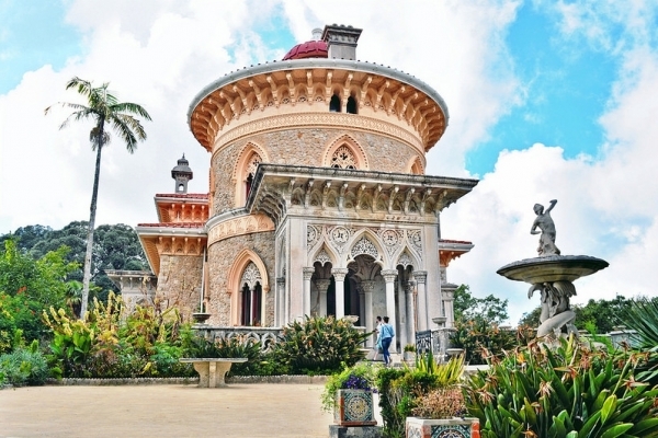 Monserrate by Roselind on the road